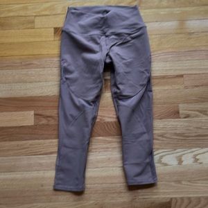 Alo Yoga leggings (3/4 length)